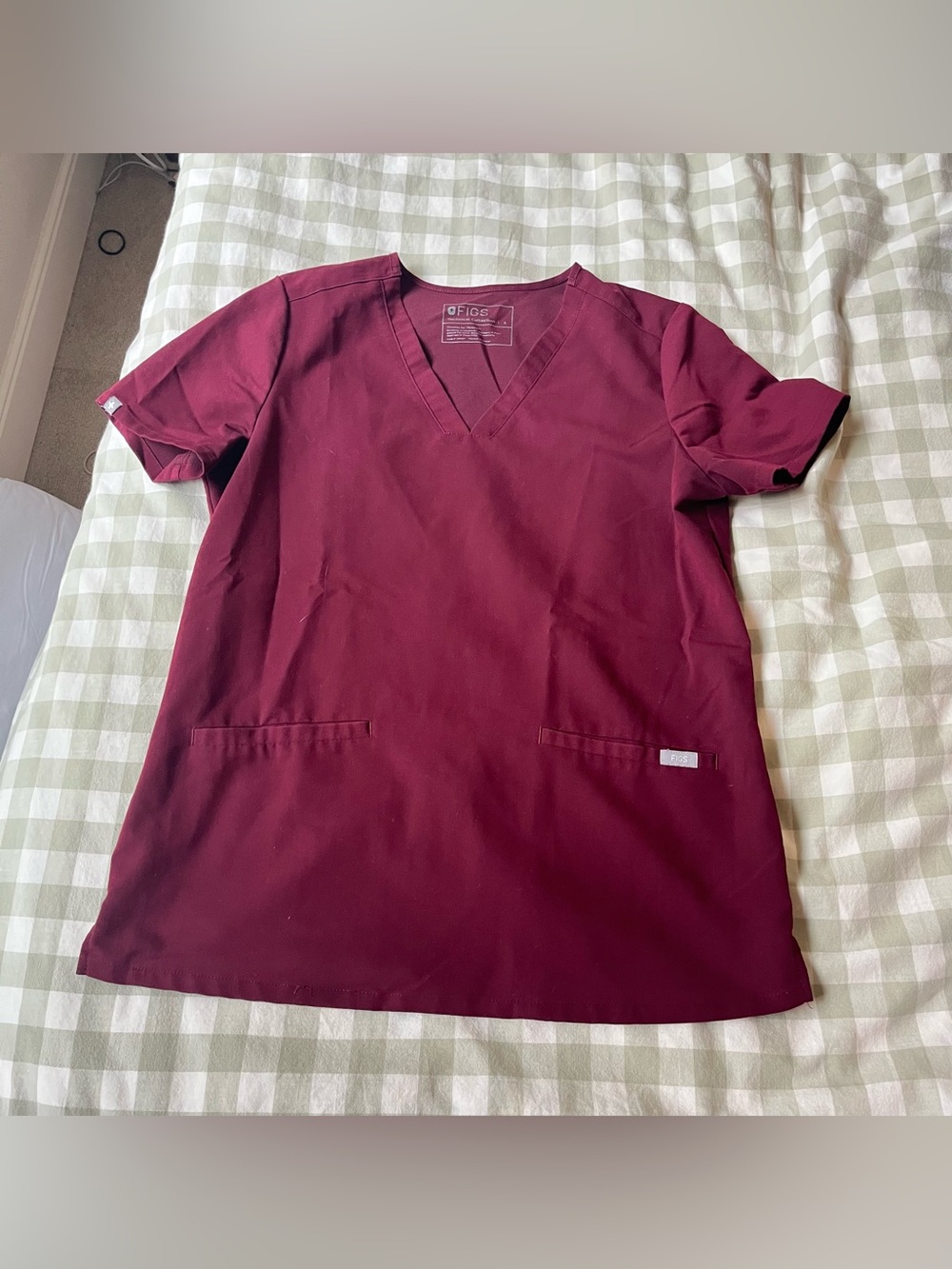 FIGS Women's V-Neck Casma Scrub Top in Burgundy
